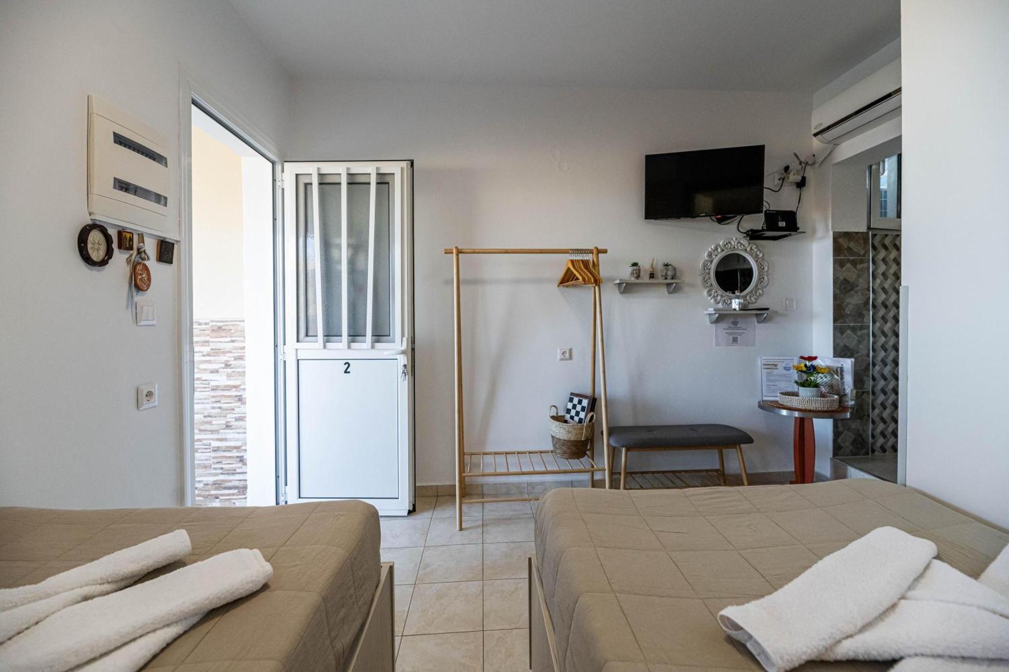 Aperanto Galazio Apartment アルハンゲロス エクステリア 写真