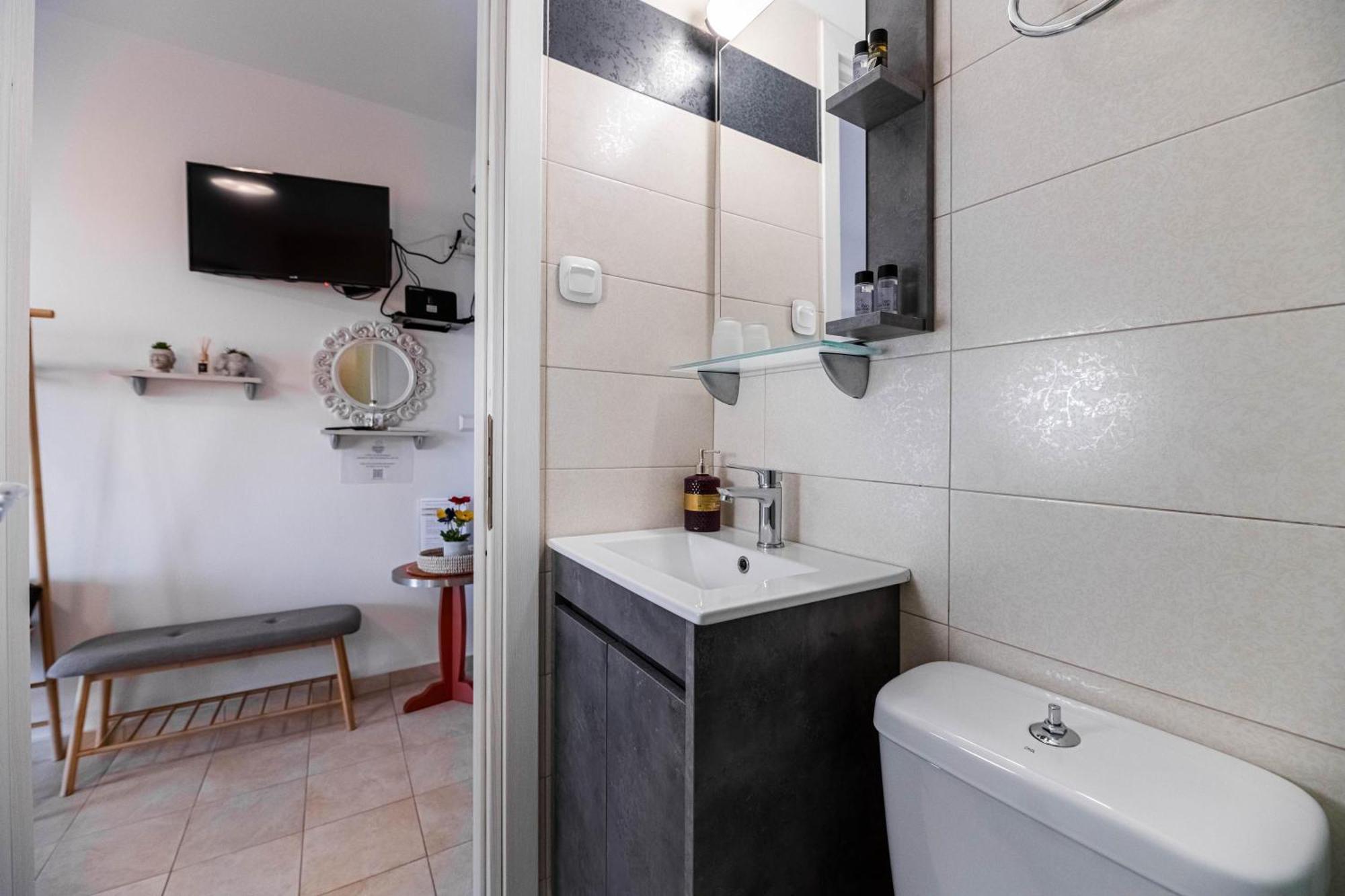Aperanto Galazio Apartment アルハンゲロス エクステリア 写真