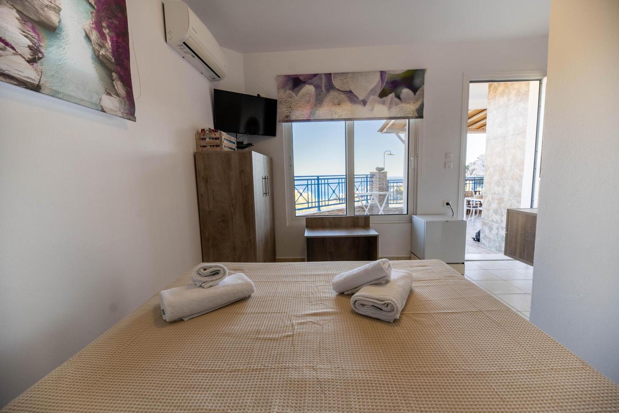 Aperanto Galazio Apartment アルハンゲロス エクステリア 写真